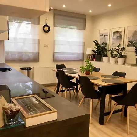 Szentalom Apartament *